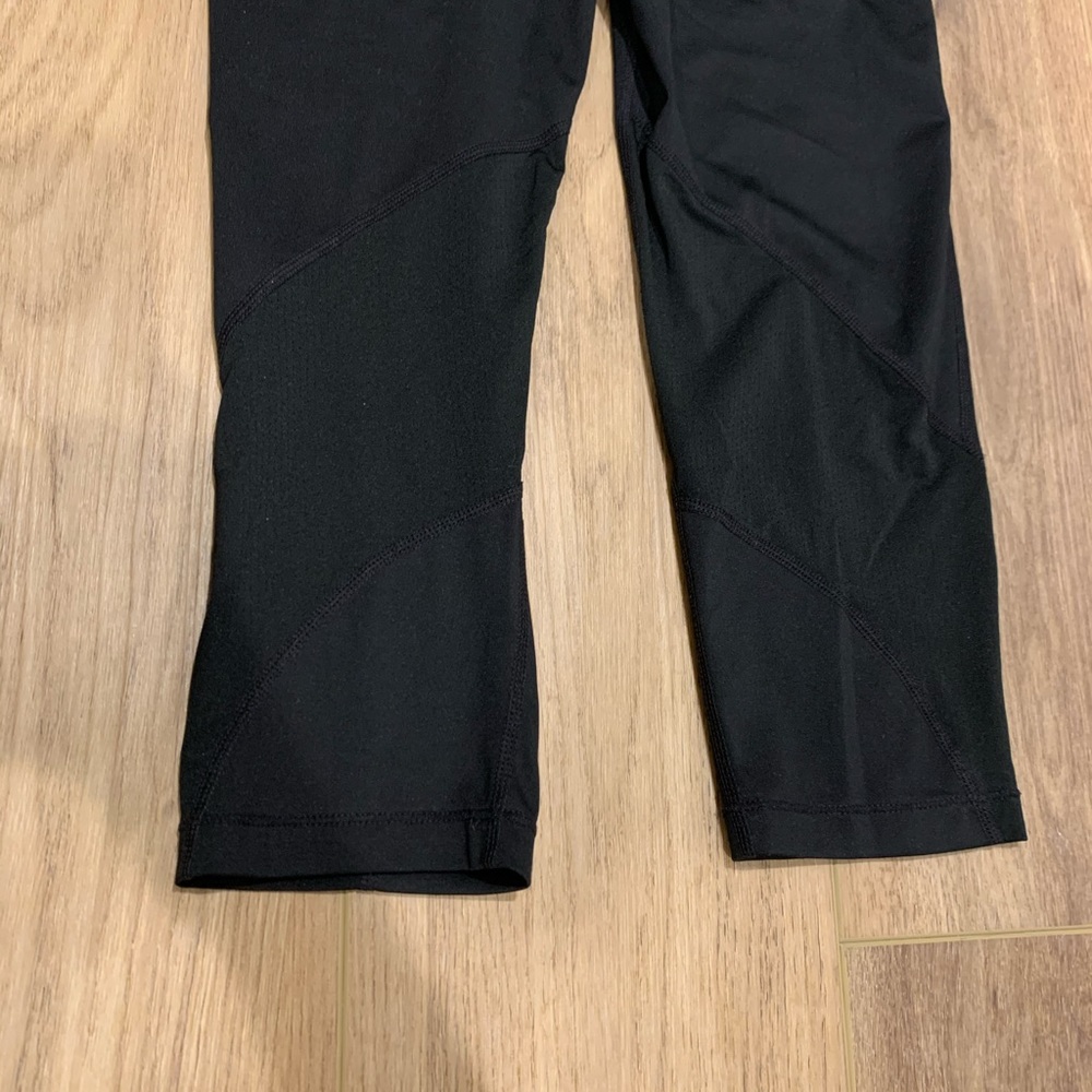 Black Nike Pro Capri Leggings - Picture 3 of 4